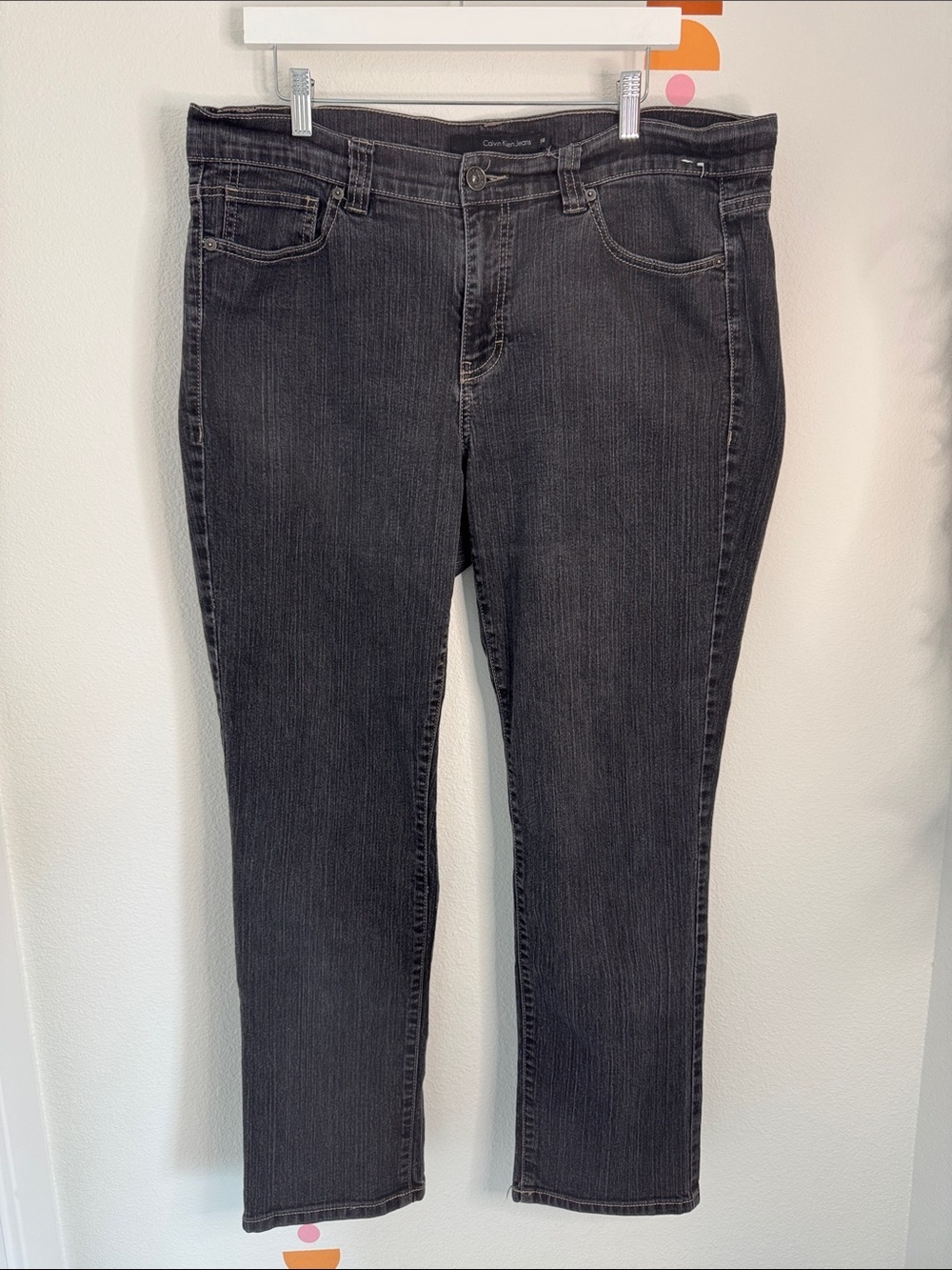 Calvin Klein Women’s Charcoal Straight-Leg Jeans N0216